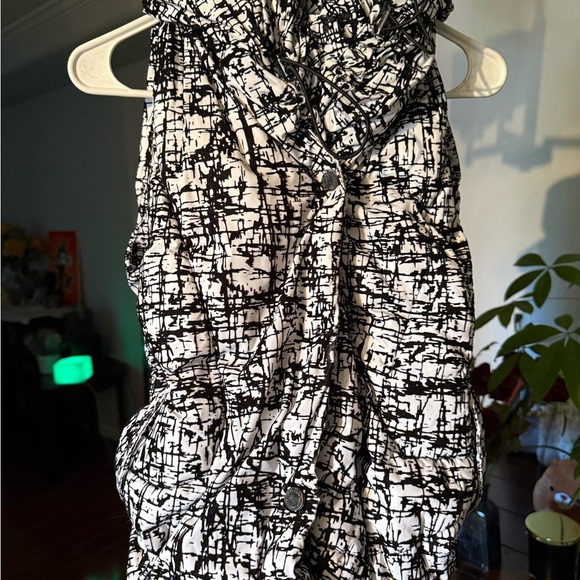 Calvin Klein Black and White Patterned Jacket - Picture 9 of 12